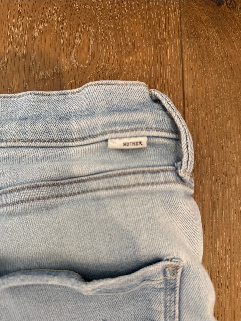 MOTHER The Mid Rise Dazzler Crop Fray - Light Blue Cropped Frayed Hem Jeans - Picture 4 of 7